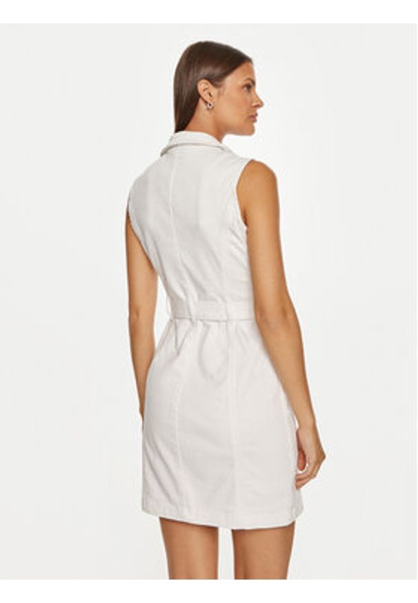 Guess Sukienka koktajlowa W4YK92 D5EZ0 Biały Slim Fit. Kolor: biały. Materiał: bawełna. Styl: wizytowy