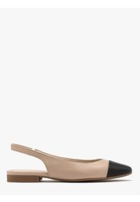 Ryłko - Beżowe baleriny typu slingback z czarnym noskiem SALMA. Nosek buta: okrągły. Kolor: beżowy. Materiał: skóra. Szerokość cholewki: normalna. Styl: street