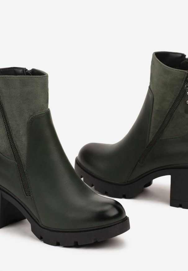 Renee - Zielone Botki na Słupku i Platformie z Tłoczeniem Ozdobione Asymetrycznym Suwakiem Vivizia. Okazja: na spotkanie biznesowe, na co dzień. Kolor: zielony. Materiał: dzianina. Wzór: aplikacja. Obcas: na platformie. Styl: elegancki, casual, biznesowy. Wysokość obcasa: średni