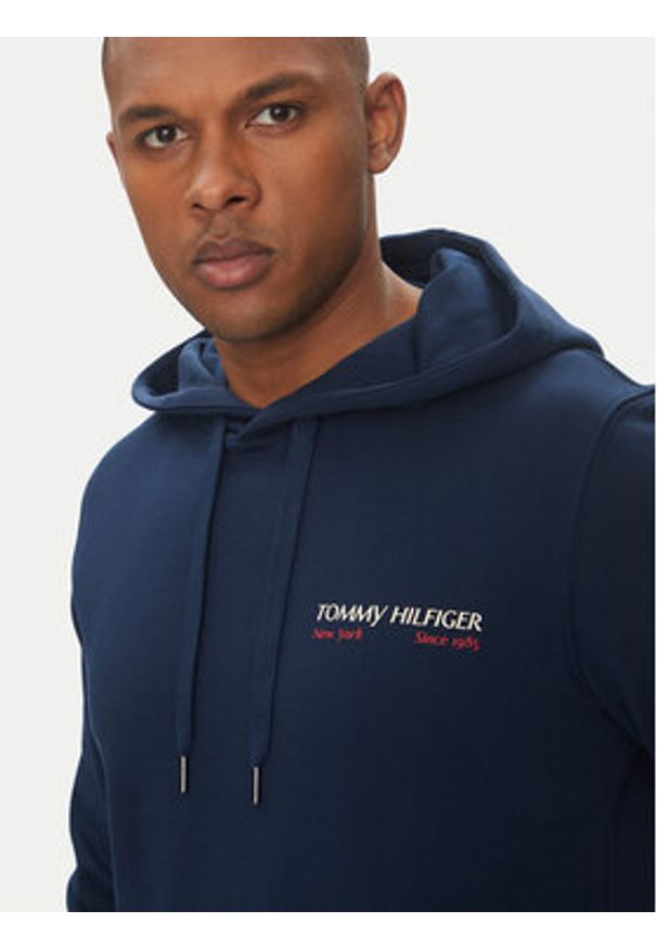 TOMMY HILFIGER - Tommy Hilfiger Bluza Color Photo MW0MW39151 Granatowy Regular Fit. Kolor: niebieski. Materiał: bawełna