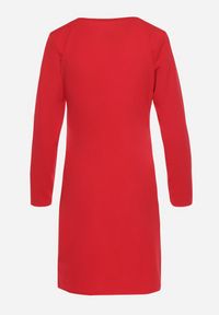 Born2be - Czerwona Sukienka Kopertowa z Ozdobnym Marszczeniem Ohildria. Kolor: czerwony. Typ sukienki: kopertowe. Styl: elegancki #3