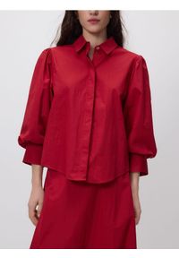 Reserved - Koszula z bufiastymi rękawami - czerwony. Kolor: czerwony. Materiał: tkanina, bawełna #1