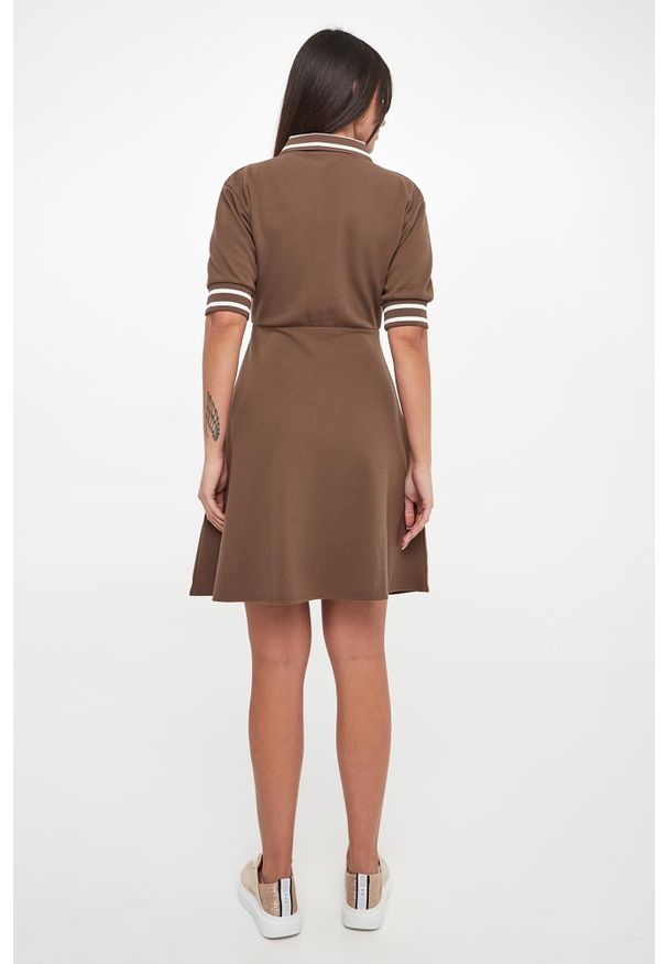 Armani Exchange - Sukienka polo mini ARMANI EXCHANGE. Typ kołnierza: polo. Długość: mini