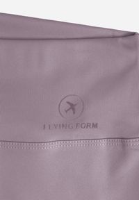 Renee - Jasnofioletowe Szorty Bikery High Waist z Wyszczuplającym Pasem Briarrose. Okazja: na co dzień. Stan: podwyższony. Kolor: fioletowy. Materiał: len. Styl: casual, sportowy #7