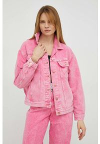 Wrangler kurtka jeansowa damska kolor różowy przejściowa oversize. Kolor: różowy. Materiał: jeans #1