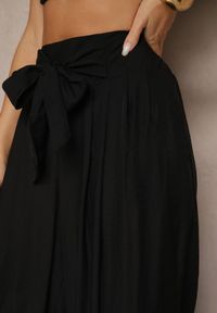Renee - Czarne Wiskozowe Spodnie High Waist o Szerokim Kroju Aranisa. Okazja: na co dzień. Stan: podwyższony. Kolor: czarny. Materiał: wiskoza. Wzór: aplikacja. Styl: elegancki, casual #5