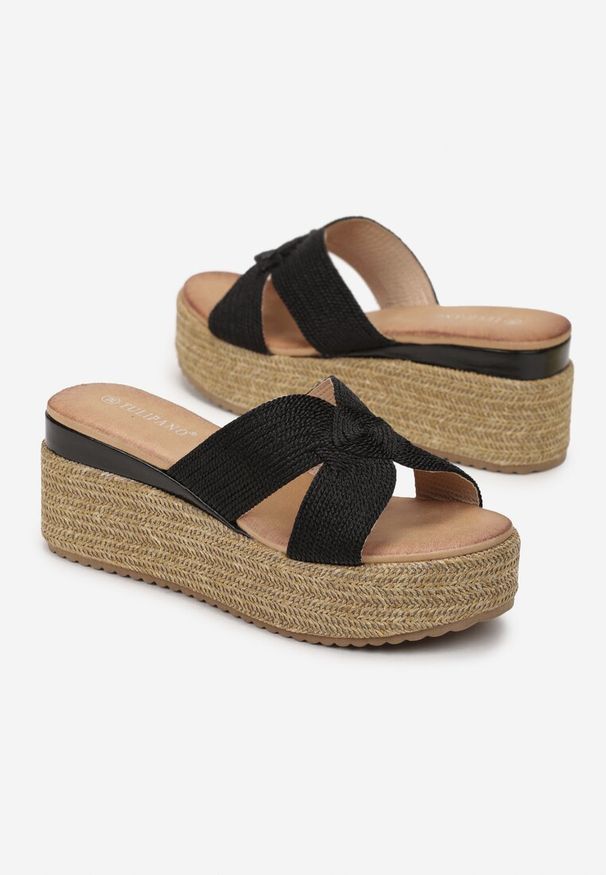 Born2be - Czarne Klapki na Plecionym Koturnie z Ozdobnym Paskiem Jamita. Kolor: czarny. Obcas: na koturnie. Styl: boho