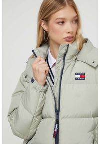 Tommy Jeans kurtka puchowa damska kolor zielony zimowa. Kolor: zielony. Materiał: puch. Sezon: zima #5
