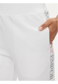 EA7 Emporio Armani Spodnie dresowe 3DTP64 TJKWZ 1100 Biały Regular Fit. Kolor: biały. Materiał: syntetyk #6