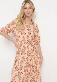 Born2be - Jasnobeżowa Koszulowa Sukienka z Podwijanymi Rękawami Zapinana na Guziki z Paskiem w Pasie Illnara. Okazja: na co dzień. Kolor: beżowy. Długość rękawa: długi rękaw. Typ sukienki: koszulowe. Styl: klasyczny, casual, elegancki #6