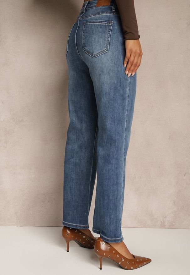 Renee - Niebieskie Proste Jeansy Regular Waist Fesalira. Okazja: na co dzień. Kolor: niebieski. Styl: casual, klasyczny