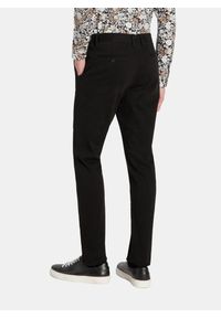 Pako Lorente - PAKO LORENTE - Czarne spodnie chino z bawełną. Kolor: czarny. Materiał: bawełna. Wzór: gładki. Sezon: jesień, zima. Styl: klasyczny