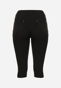 Born2be - Czarne Spodnie z Bawełny o Kroju Capri Dolonisa. Okazja: na co dzień. Kolor: czarny. Materiał: bawełna. Styl: młodzieżowy, elegancki, casual #6