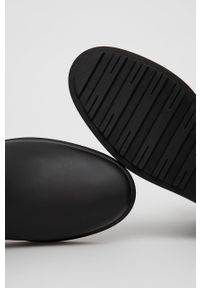 Calvin Klein Kalosze damskie kolor czarny. Nosek buta: okrągły. Kolor: czarny. Materiał: materiał, guma. Wzór: gładki #3