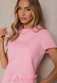 Renee - Różowy Bawełniany T-shirt o Fasonie Cropped Galionela. Okazja: na co dzień. Kolor: różowy. Materiał: bawełna. Sezon: lato, wiosna. Styl: casual #5