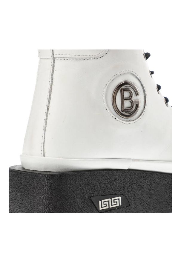 Białe Sneakersy Artiker Modne Buty damskie. Okazja: na co dzień. Kolor: biały. Materiał: skóra. Obcas: na platformie. Styl: klasyczny, casual, elegancki