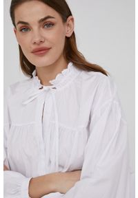 Answear Lab koszula bawełniana damska kolor biały relaxed ze stójką. Typ kołnierza: kołnierzyk stójkowy. Kolor: biały. Materiał: bawełna. Styl: wakacyjny