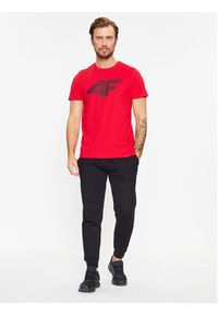 4f - 4F T-Shirt 4FAW23TTSHM0877 Czerwony Regular Fit. Kolor: czerwony. Materiał: bawełna #2