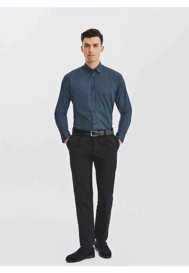 Pako Lorente - PAKO LORENTE - Czarna koszula męska wzór geometryczny. Kolor: czarny. Materiał: bawełna. Długość rękawa: długi rękaw. Długość: długie. Wzór: geometria. Sezon: jesień
