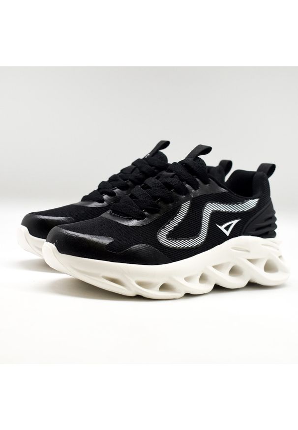 LEGEA - But sportowy DIMU czarny. Okazja: na co dzień. Kolor: czarny. Szerokość cholewki: normalna. Sport: fitness