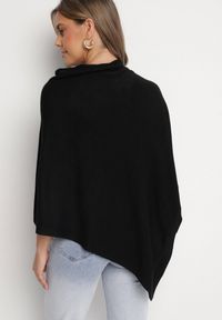 Born2be - Czarna Asymetryczna Bluzka w Stylu Narzutki Oversize Otisha. Okazja: na co dzień. Typ kołnierza: dekolt w kształcie V. Kolor: czarny. Materiał: jeans. Styl: elegancki, casual #7