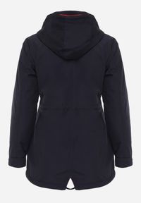 Born2be - Granatowo-Czerwona Przejściowa Kurtka Dwustronna o Kroju Parki z Pikowaniem Wewnątrz Zidelle. Typ kołnierza: kaptur. Kolor: niebieski. Materiał: poliester, jeans. Styl: sportowy #4