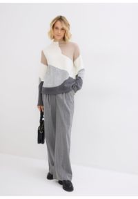 bonprix - Sweter. Typ kołnierza: kołnierzyk stójkowy. Kolor: szary
