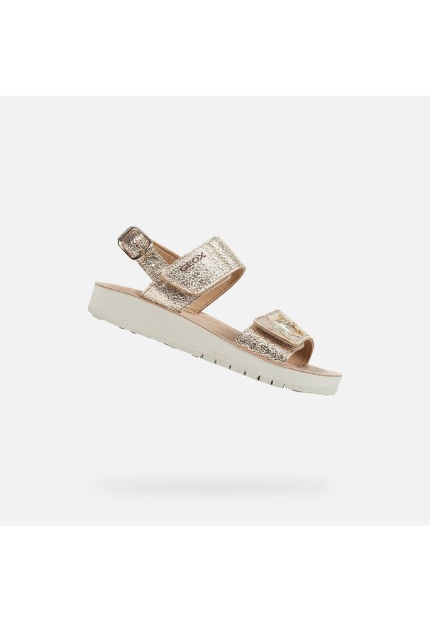 Geox - Sandały GEOX J SANDAL COSTAREI GI Złoty. Kolor: żółty. Materiał: syntetyk, skóra. Styl: sportowy