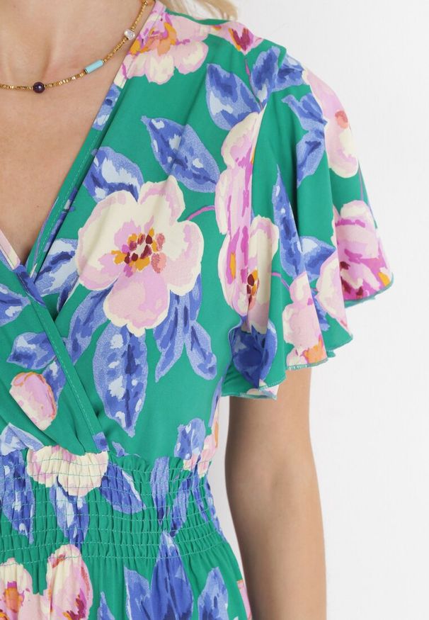 Born2be - Zielona Sukienka Maxi z Kopertowym Dekoltem i Gumkami w Pasie Kelsi. Typ kołnierza: dekolt kopertowy. Kolor: zielony. Długość rękawa: krótki rękaw. Sezon: wiosna, lato. Typ sukienki: kopertowe. Długość: maxi