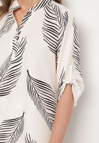 Born2be - Jasnobeżowa Koszula z Bawełną we Wzór Liści Lumavaie. Okazja: na co dzień. Kolor: beżowy. Materiał: bawełna. Styl: elegancki, casual #4