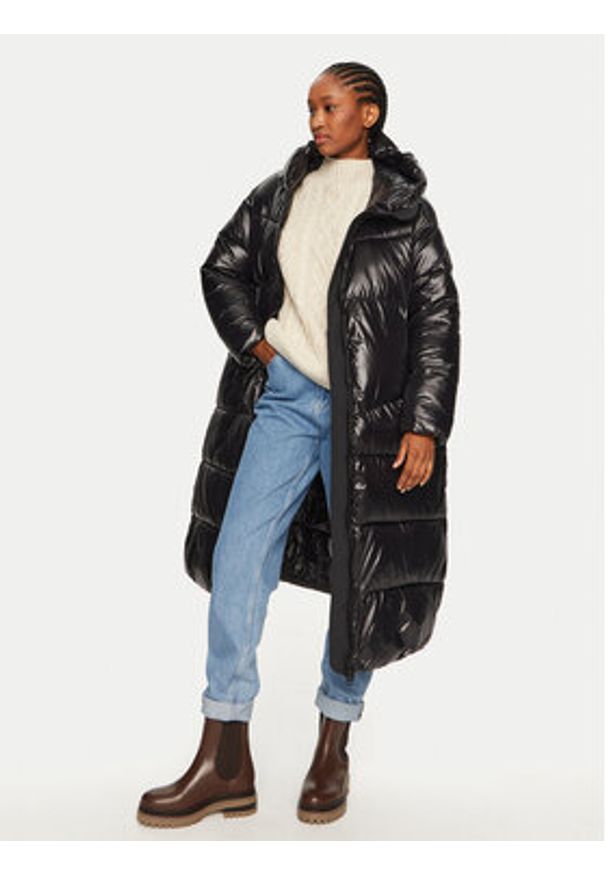 Save The Duck Kurtka zimowa D41864W LUCK19 Czarny Loose Fit. Kolor: czarny. Materiał: syntetyk. Sezon: zima