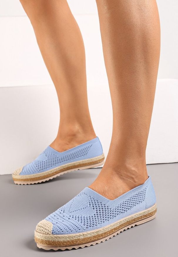 Renee - Niebieskie Ażurowe Espadryle na Plecionej Podeszwie z Ozdobnym Noskiem Uraian. Kolor: niebieski. Materiał: skóra. Szerokość cholewki: normalna. Wzór: ażurowy