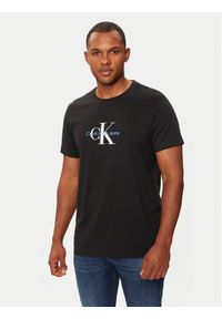 Calvin Klein Jeans T-Shirt Distressed Monologo J30J326863 Czarny Regular Fit. Kolor: czarny. Materiał: bawełna