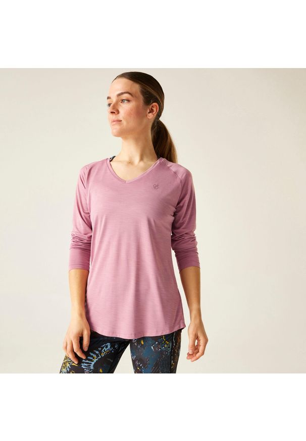 DARE 2B - Koszulka damska Discern Active. Kolor: różowy, wielokolorowy, fioletowy. Długość rękawa: długi rękaw. Długość: długie. Sport: turystyka piesza