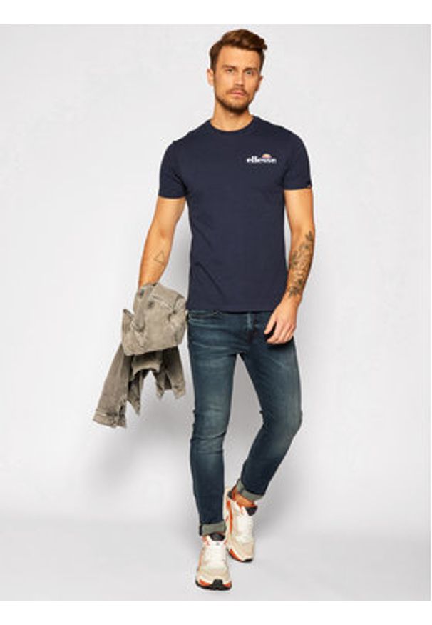 Ellesse T-Shirt Voodoo SHB06835 Granatowy Regular Fit. Kolor: niebieski. Materiał: bawełna