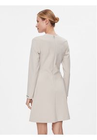 Calvin Klein Sukienka codzienna Hw Viscose Fit & Flare Dress K20K206336 Beżowy Regular Fit. Okazja: na co dzień. Kolor: beżowy. Materiał: syntetyk. Typ sukienki: proste. Styl: casual