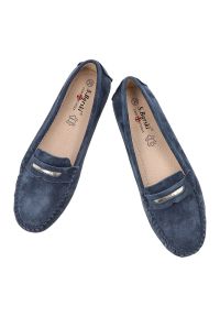 Mokasyny damskie S.Barski, cholewka ze skóry naturalnej zamszowej wsuwany fason z ozdobnym paskiem, granatowe, LR61-7029. Zapięcie: pasek. Kolor: niebieski. Materiał: skóra, zamsz. Szerokość cholewki: normalna #7