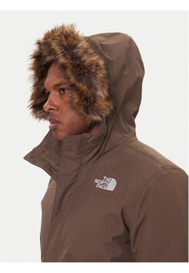 The North Face Kurtka zimowa Zaneck NF0A4M8H Brązowy Regular Fit. Kolor: brązowy. Materiał: syntetyk. Sezon: zima