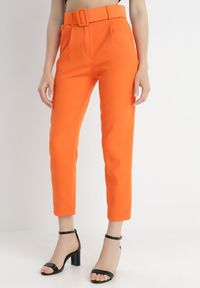 Born2be - Pomarańczowe Spodnie z Paskiem Ioleina. Kolor: pomarańczowy. Materiał: materiał, koronka. Wzór: jednolity. Styl: elegancki #1