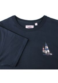 T-Shirt Męski (Relaxed Fit) - Brave Soul - Motyw Żeglarski - Granat. Okazja: na co dzień. Kolor: niebieski. Materiał: bawełna. Wzór: nadruk. Sezon: lato, wiosna. Styl: casual #2