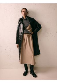 Reserved - Płaszcz z imitacji skóry - czarny. Kolor: czarny. Materiał: skóra #1