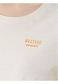 Mustang T-Shirt Alma 1016155 Biały Regular Fit. Kolor: biały. Materiał: bawełna