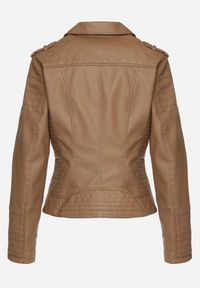 Born2be - Brązowa Kurtka Ramoneska z Ekoskóry Zapinana Asymetrycznie na Suwak z Przeszyciami Passaflora. Okazja: na co dzień. Kolor: brązowy. Materiał: jeans. Styl: casual, klasyczny, rockowy #5