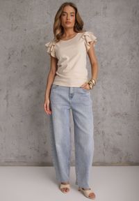 Renee - Beżowa Gładka Bluzka z Bawełny z Rękawkami z Falbanek Nedaxera. Okazja: na co dzień, na randkę, na imprezę. Typ kołnierza: kołnierz z falbankami. Kolor: beżowy. Materiał: bawełna. Długość rękawa: krótki rękaw. Wzór: gładki. Styl: casual #6