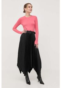 Guess sweter damski kolor różowy lekki. Okazja: na co dzień. Kolor: różowy. Materiał: materiał, dzianina, wiskoza. Długość rękawa: długi rękaw. Długość: długie. Styl: casual #3