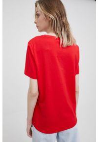 Lacoste t-shirt bawełniany TF8392 kolor czerwony. Kolor: czerwony. Materiał: bawełna. Długość rękawa: krótki rękaw. Długość: krótkie. Wzór: gładki #5