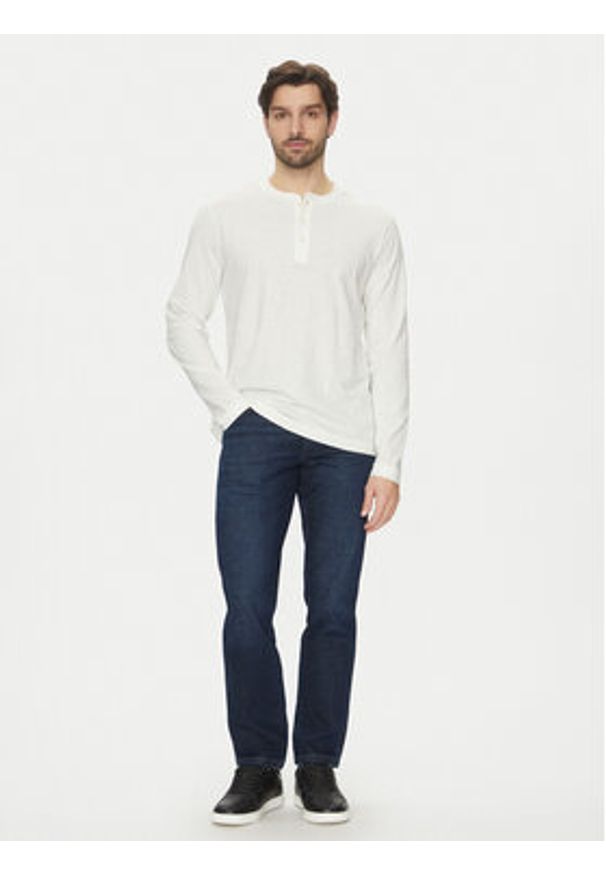 Marc O'Polo Longsleeve 522 2246 52064 Écru Regular Fit. Typ kołnierza: polo. Materiał: bawełna. Długość rękawa: długi rękaw