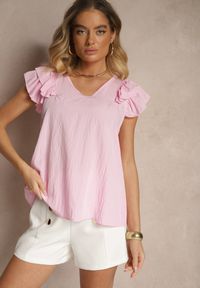 Renee - Jasnoróżowa Bluzka z Wiskozą i Falbankami Divama. Okazja: na co dzień. Typ kołnierza: kołnierz z falbankami. Kolor: różowy. Materiał: wiskoza. Styl: elegancki, casual #4