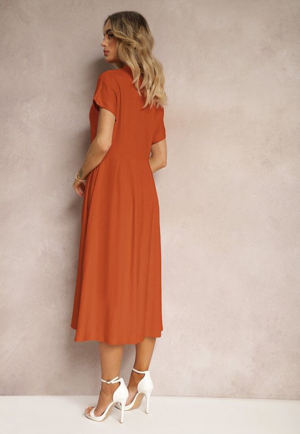 Renee - Pomarańczowa Sukienka Koszulowa z Lnem i Wiskozą Jucilla. Kolor: pomarańczowy. Materiał: wiskoza, len. Sezon: lato. Typ sukienki: koszulowe