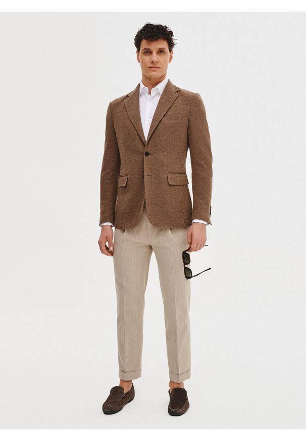 Pako Lorente - PAKO LORENTE - Brązowa marynarka z dzianiny. Kolor: niebieski, brązowy, beżowy. Materiał: dzianina. Sezon: wiosna